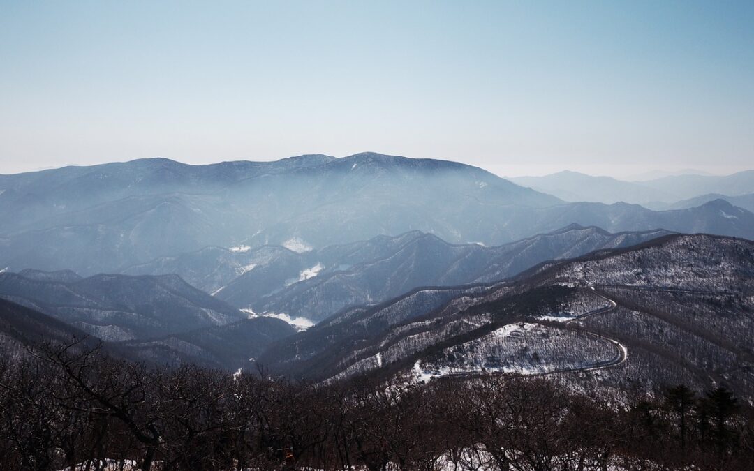 Scenic Snow Cat Tours With Photography / Embark On A…