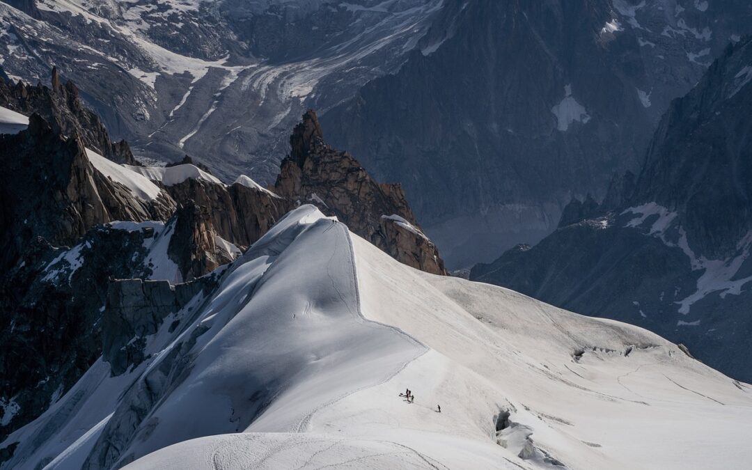 American Snowcat Tours For Global Travelers / Unveiling The Thrill…